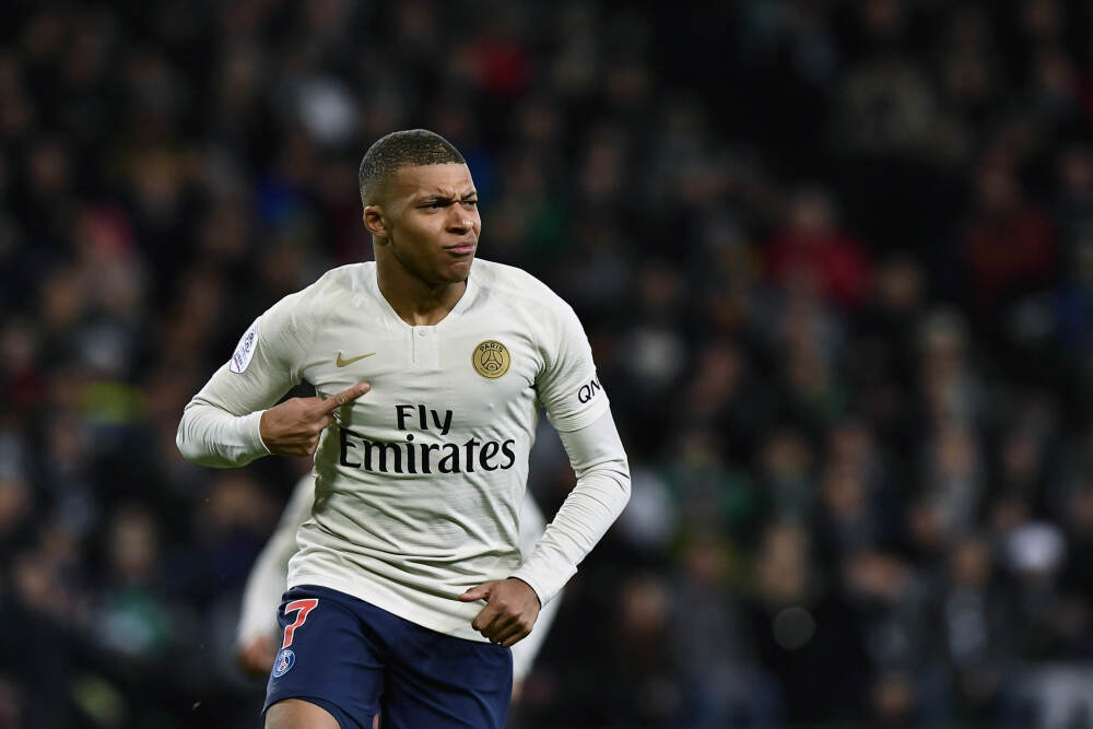 “抄作业”时刻到！京东3C数码趋势榜单出炉，尖货5折秒杀、AI新品0元抽